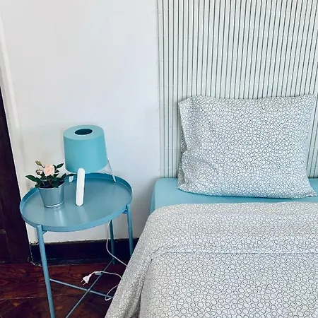 Gama House בית הארחה 2*