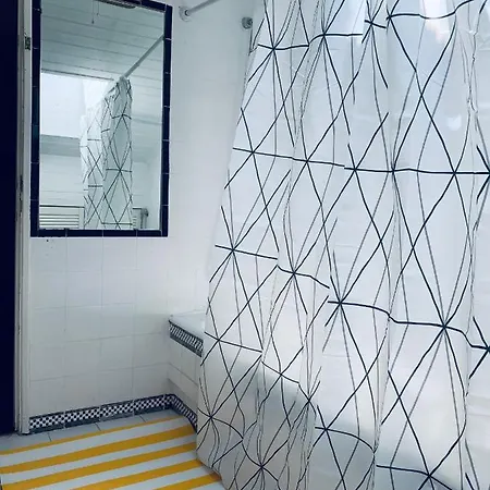 Gama House בית הארחה