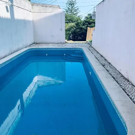 Gama House בית הארחה